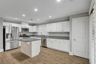 10226 Headrick Drive Kitchen