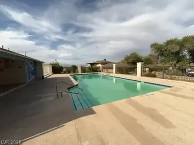 2680 KAREN 4 Pool