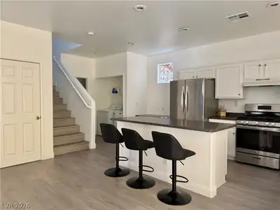 6745 Whipplewood Way, Las Vegas, NV 89148 Kitchen