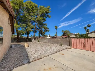 5388 Hibbetts Drive, Las Vegas, NV 89103 Yard