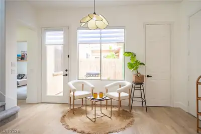 331 Dartmouth Hills Street Dining Area