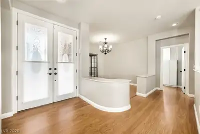 10562 Sopra Court Entrance Foyer