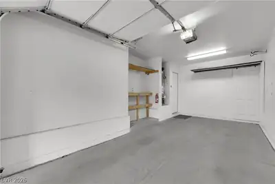 9074 Hombard Avenue, Las Vegas, NV 89148 Garage