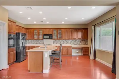 2943 Ainslie Lake Avenue Kitchen