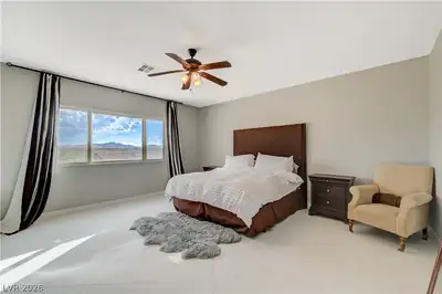 2943 Ainslie Lake Avenue Bedroom