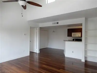5122 South Jones Boulevard 201 Living Room