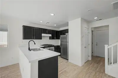 8168 New Leaf Avenue Kitchen