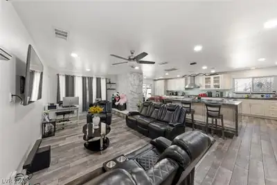 3969 Sorrento Way, Las Vegas, NV 89121 Living Room