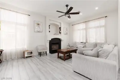 2357 Bridle Wreath Lane Living Room