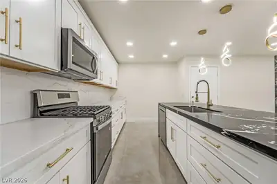 2200 South Fort Apache Road 2073 