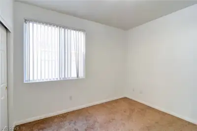 6180 Bridgeport Hills Avenue Bedroom