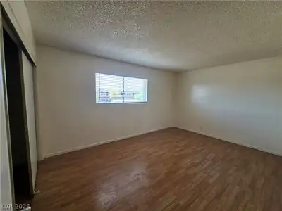 595 ROYAL CREST 19 Bedroom