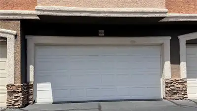 7712 Himalayas Avenue 104, Las Vegas, NV 89128 Garage