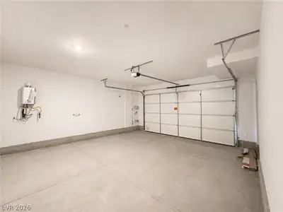 344 Vanda Court Garage