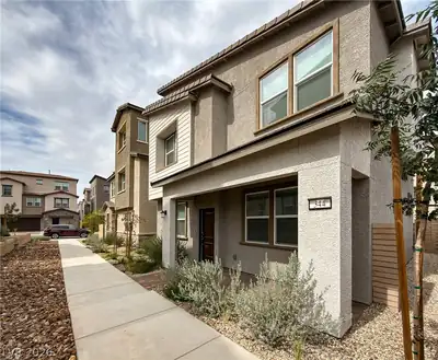 344 Vanda Court Front of Structure