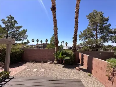 1506 Emerald Peak Avenue, Henderson, NV 89012 Yard