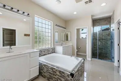 10464 Calico Pines Avenue, Las Vegas, NV 89135 Primary Bathroom