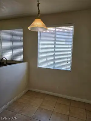 96 Beaver Falls Avenue Dining Area