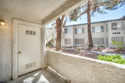 3060 Tarpon Drive 102 Patio