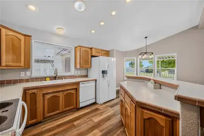 840 Montecito Drive Kitchen