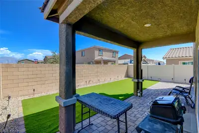 1720 Luna Cliff Avenue, North Las Vegas, NV 89032 Patio