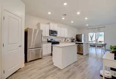 1720 Luna Cliff Avenue, North Las Vegas, NV 89032 Kitchen