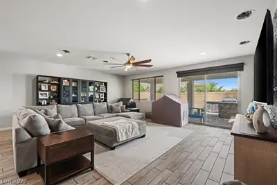 6320 Regina Ridge Street, Las Vegas, NV 89149 Living Room