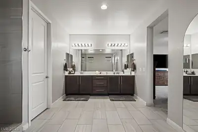 6320 Regina Ridge Street, Las Vegas, NV 89149 Primary Bathroom