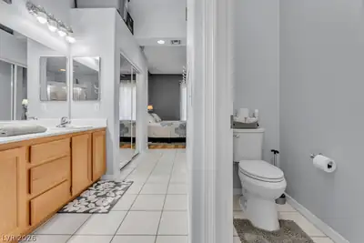 369 Cascade Mist Avenue, Las Vegas, NV 89123 Primary Bathroom