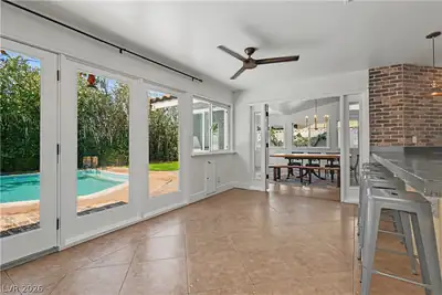 1888 East Viking Road Dining Area