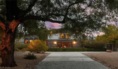 5285 North Chieftain Street, Las Vegas