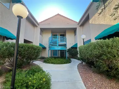 4425 Woodpine Drive 103 Courtyard