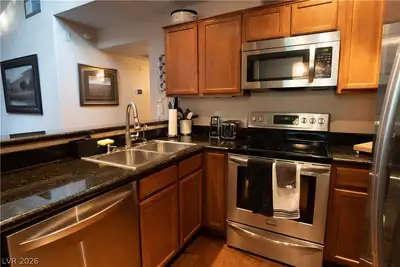 9325 West Desert Inn Road 264 Kitchen