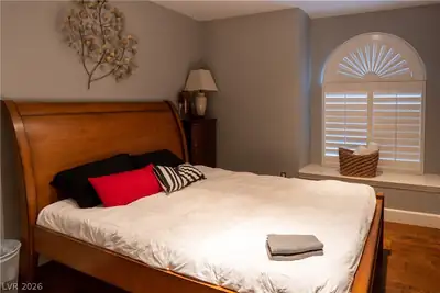 9325 West Desert Inn Road 264 Bedroom