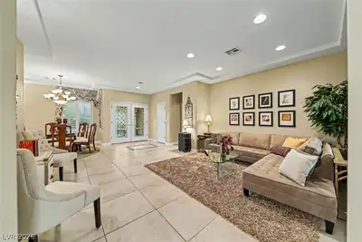 1613 Bontemps Court Living Room
