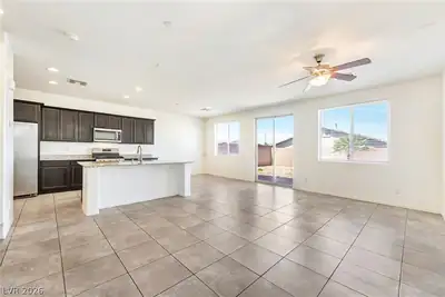 1270 Smokey Valley Lane, Henderson, NV 89002 Living Room
