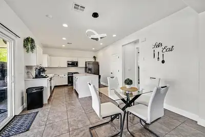 10140 Iron Wood Peak Avenue Kitchen