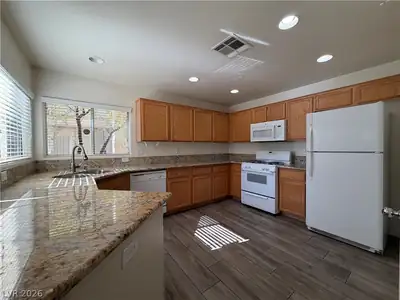 10381 Coyote Cub Avenue, Las Vegas, NV 89129 Kitchen