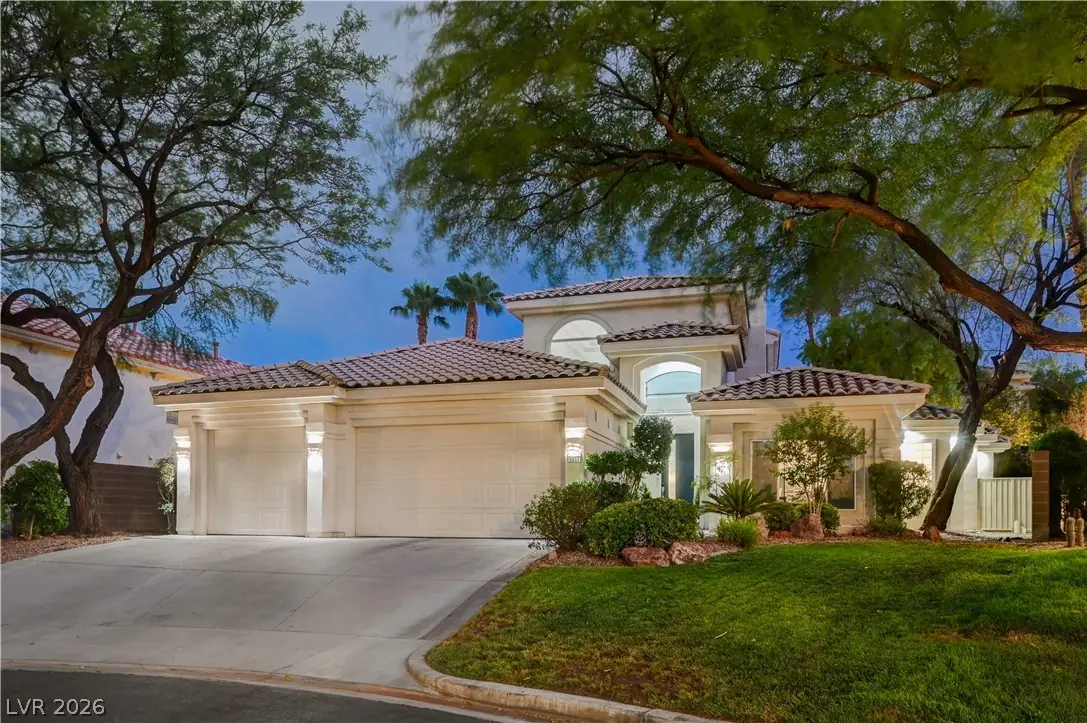 9817 Edgeview Place