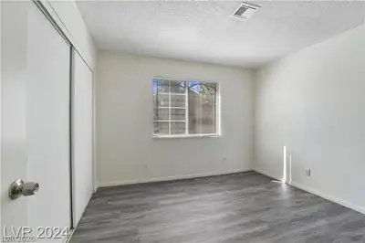 2707 Aarondavid Drive Bedroom