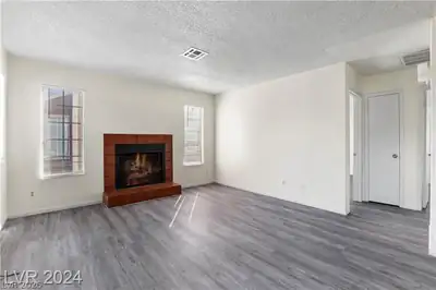 2707 Aarondavid Drive Living Room