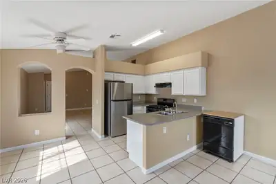 2045 Garnet Gable Avenue, Las Vegas, NV 89106 Kitchen