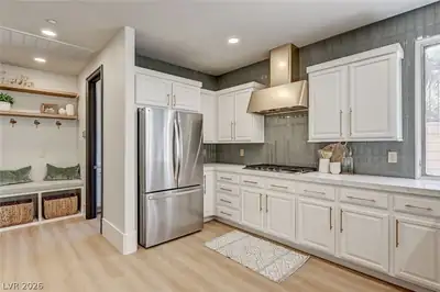 26 Strada Principale, Henderson, NV 89011 Kitchen