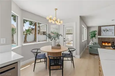 9725 Cascade Falls Avenue Dining Area