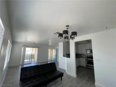 1521 Linnbaker Lane 203 Living Room
