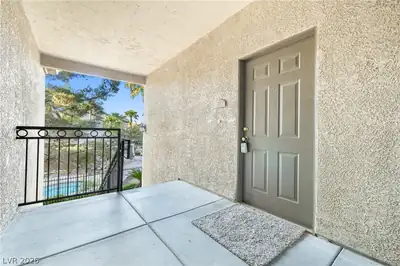 8250 North Grand Canyon Drive 2057 Entry