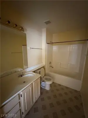 855 North Stephanie Street 914 Bathroom
