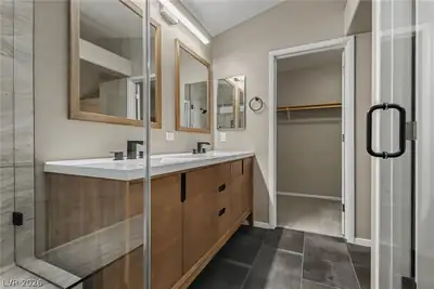 9052 Black Elk Avenue Primary Bathroom