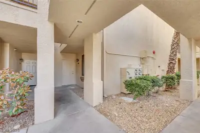 7103 South DURANGO Drive 108 Entry