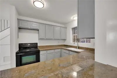 566 Tam O Shanter Kitchen
